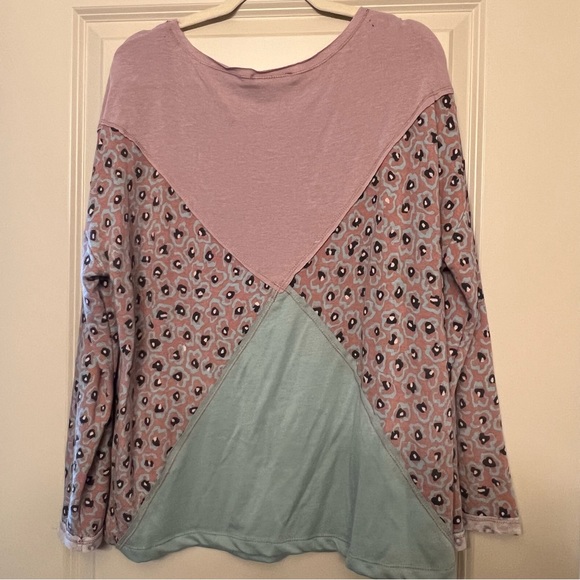 Patterned long sleeve - Picture 4 of 4